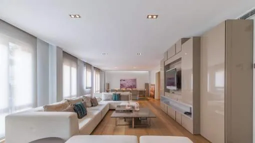 Luxuriously furnished home in Serrano street Luxuriously furnished home in Serrano street